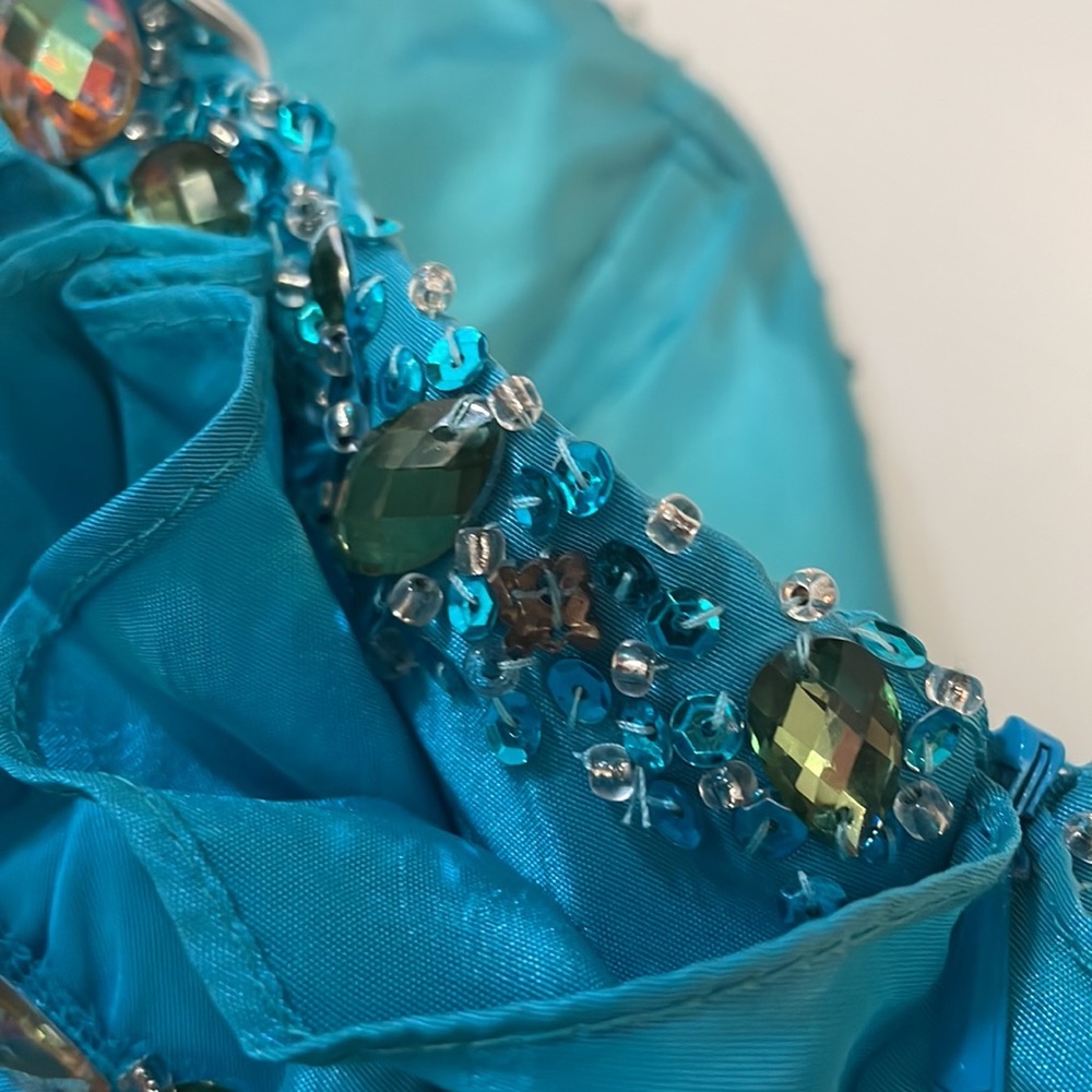 Mermaid strapless prom dress 🪸🐚 - Picture 5 of 7